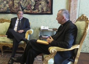 Otero trató la situación de Venezuela con el secretario de Estado del Vaticano