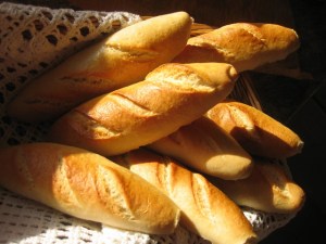 Advierten escasez de pan y pastas