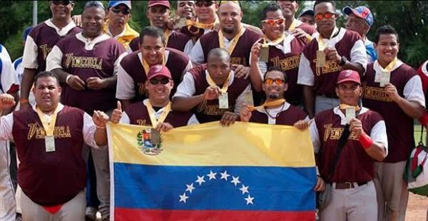 Venezuela noqueó a Holanda en primer partido del Mundial de Softbol 2015