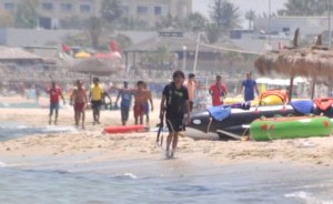 Nuevo video: El terrorista de Túnez huyendo de la playa luego de sembrar el horror