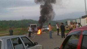 Cierran paso hacia Caracas desde los Valles del Tuy (Foto)