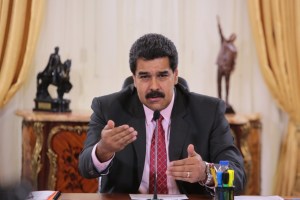 Maduro relaciona a El Nacional y Capriles con “grupos paramilitares”