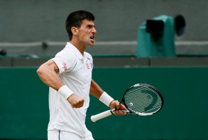 Djokovic y Murray avanzan a cuartos de final de París