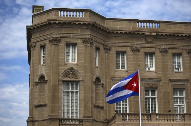 CUBA LIBRE VZLA: El mensaje a las afueras de la embajada cubana en Washington (VIDEO)