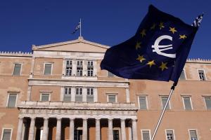 La eurozona sortea el abismo de la salida griega del euro con acuerdo unánime