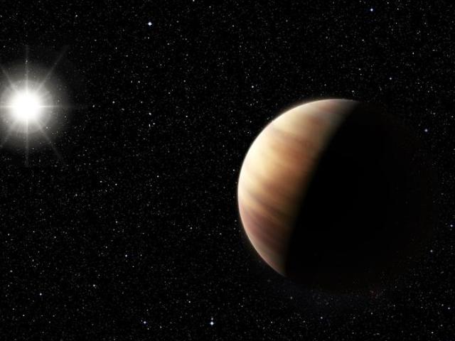 Impresión artística sin fechar cedida por el Observatorio Europeo Austral (ESO, en inglés) muestra el nuevo descubrimiento de un gemelo de Júpiter, gigantesco y gaseoso, orbitando un objeto solar, HIP 11915. El planeta tiene una masa muy similar a Júpiter y orbita a la misma distancia de su estrella como Júpiter respecto al Sol. Ello, junto con la composición de HIP 11915, similar al Sol, sugiere la posibilidad que el sistema de planetas orbitando HIP 11915 sea parecido a nuestro propio Sistema Solar, con planetas rocosos orbitando más cerca de su estrella anfitriona. EFE/ESO/M. Kornmesser/NO VENTAS/SOLO USO EDITORIAL