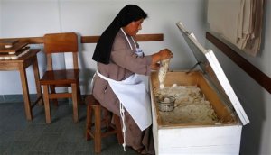 Unas 500.000 hostias cocinaron las monjas paraguayas para visita papal