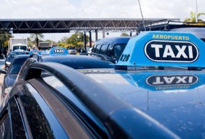 Líneas de taxis del aeropuerto Santiago Mariño no quieren a los “piratas”