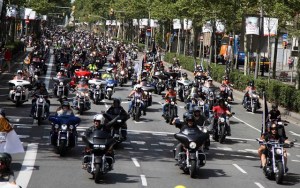 ¡Wow! 12.000 Harley Davidson desfilaron por Barcelona, España (+fotos)