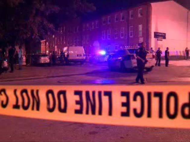 Hombres armados matan a tres personas cerca de universidad en Baltimore