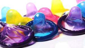 Qué es la peligrosa “fatiga de los condones” y cuál es su relación con la pandemia