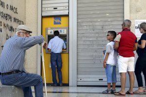 El Eurogrupo espera petición de Grecia para un tercer rescate
