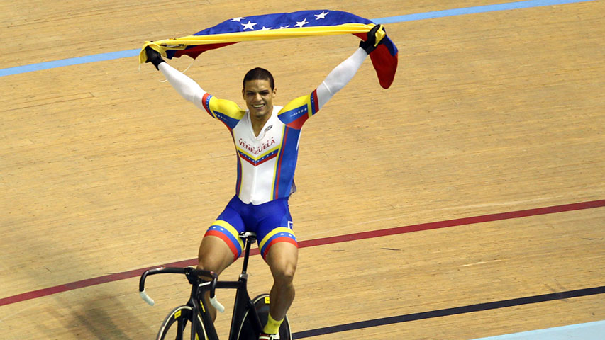 Venezuela gana medalla de plata en velocidad por equipos del ciclismo de pista