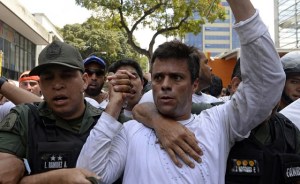 Leopoldo López ya se encuentra en el Palacio de Justicia #10S