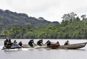 Colombia, Brasil y Perú hacen ejercicios militares en el río Amazonas