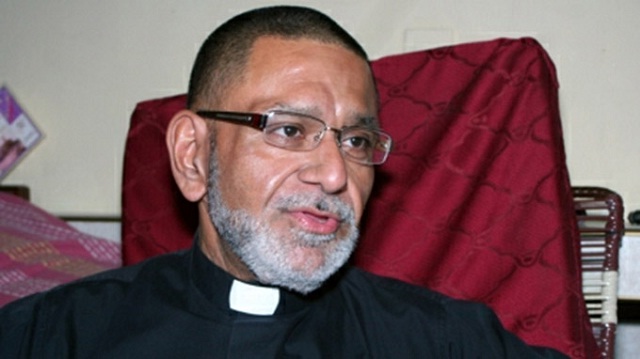 Padre José Palmar está detenido en centro de inmigrantes en EEUU