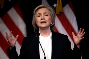 Hillary Clinton promete trato igualitario para puertorriqueños en sanidad