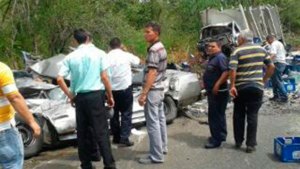 Seis fallecidos y siete heridos en choque múltiple en la vía de Trujillo
