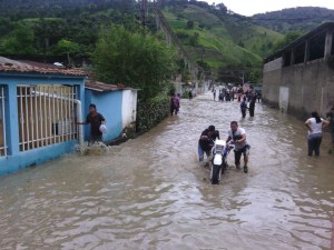 Comienzan trabajos en Boconó para atender inundaciones