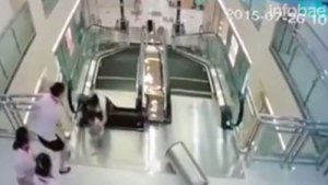 Salvó a su hijo antes de morir atrapada por una escalera mecánica en China