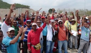 1.500 trabajadores de proyecto petrolero exigen reivindicaciones laborales