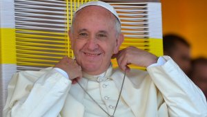 ¡Genial! El Papa Francisco se tomó su primer selfie