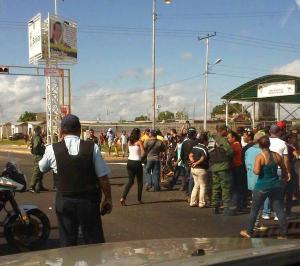 Policía estadal y GNB refuerzan dispositivo de seguridad para evitar saqueos en San Félix