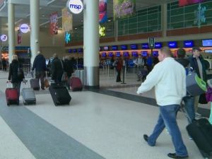 Evacuan el aeropuerto de Minneapolis por amenaza de bomba