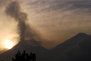 Volcán Fuego incrementa su actividad en Guatemala