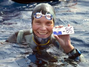 Culmina búsqueda bajo el agua de la campeona mundial de apnea