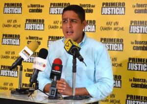 Olivares: La culpa de la crisis del sector salud es del Gobierno, tenemos que declarar al sector salud en emergencia