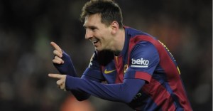 En video: así fue el balonazo que le dio Messi a una fanática durante un partido