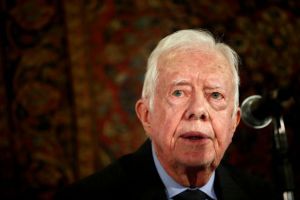 Jimmy Carter anuncia que está libre de cáncer