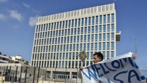 Niegan a medios hispanos cubrir la apertura de embajada en Cuba