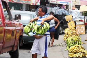 Hasta 50 bolívares cobran por un plátano en Maracaibo