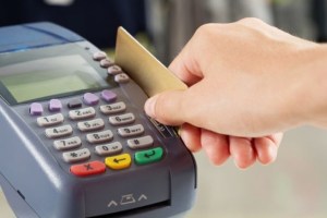 Desatado uso de tarjeta de crédito ante alta inflación