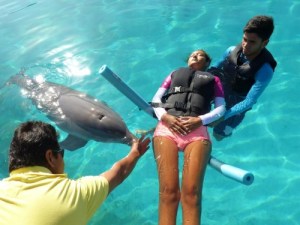 El nado sanador con delfines en Venezuela