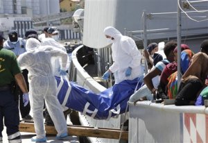 Llegan a Italia 49 cadáveres tras accidente en el Mediterráneo