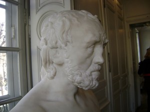 Roban un busto de Rodin en un museo de Copenhague a plena luz del día