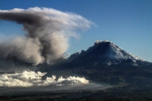 Ecuador declaró alerta amarilla por el volcán Cotopaxi: al menos 300 mil personas están en riesgo