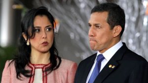 Esposa del expresidente peruano Humala recibe permiso del juez para viajar a Colombia