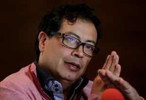 Alcalde de Bogotá ofrece acoger a colombianos deportados de Venezuela