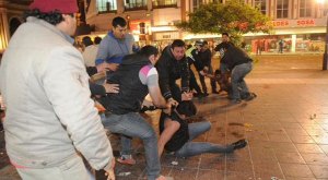 Disturbios y represión policial sacuden comicios en región argentina