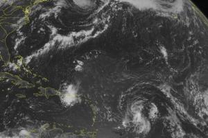 Tormenta tropical Erika se fortalece y apunta a Florida como huracán