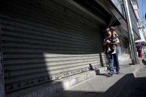 30% de comercios corren riesgo de cerrar en Barcelona