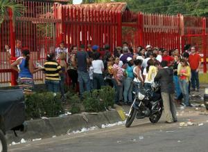 Comunidad en Puerto Ordaz denunció irregularidades en venta de alimentos