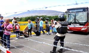 Oposición critica el viaje de Maduro en medio de crisis fronteriza