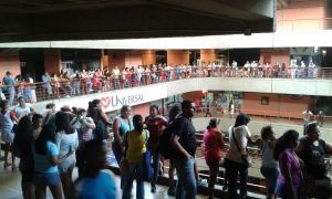 Vente Caracas: Crisis nacional no se soluciona robando a empresarios o fijando controles