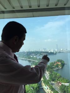 Maduro listo para iniciar reunión con empresarios en Vietnam (Foto)