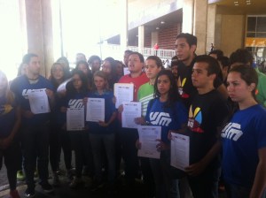 Movimiento Estudiantil acude al CNE exigiendo Observación Internacional para el 6D